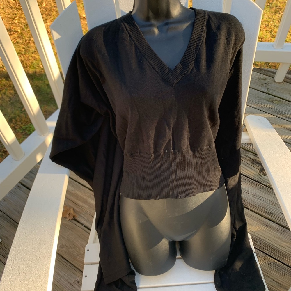 Dizzy Lizzy sweater cape.Sweape? V neck L superhero witchy vibe whimsy goth